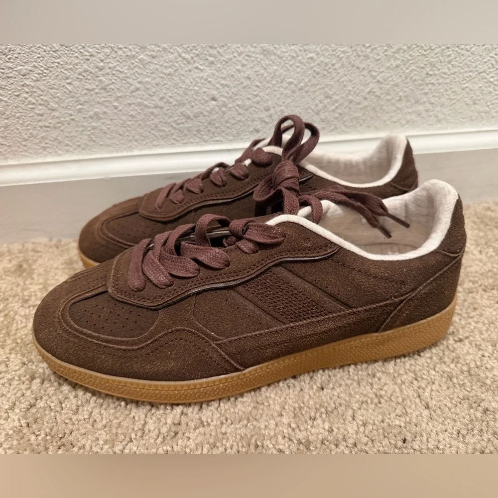 Women's Chocolate Suede Sneakers - Casual Comfort